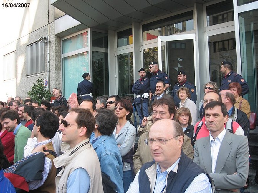 Manifestazione davanti alla RAI